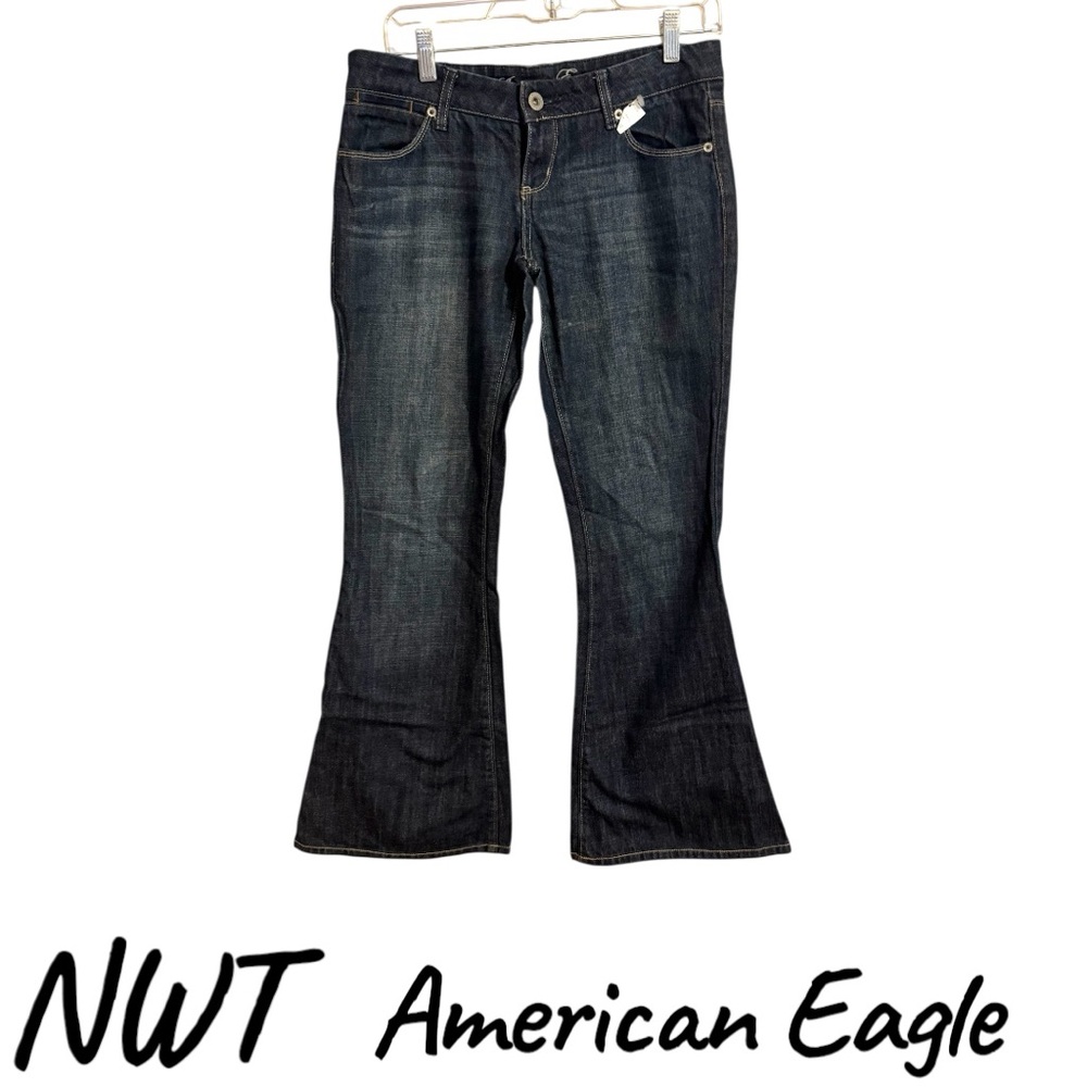 NWT American Eagle Outfitters *REAL FLARE* Jeans SIZE: 4 BIN #1 - Picture 1 of 10
